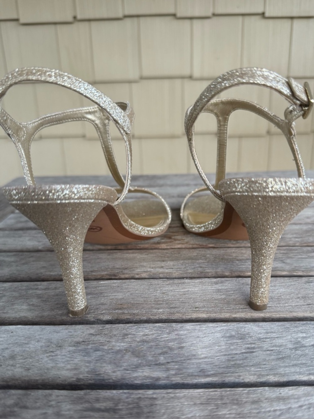 Michael Kors Gold Glitter T-Strap Heels Sandals Size 7.5 Wedding Evening - Picture 3 of 7
